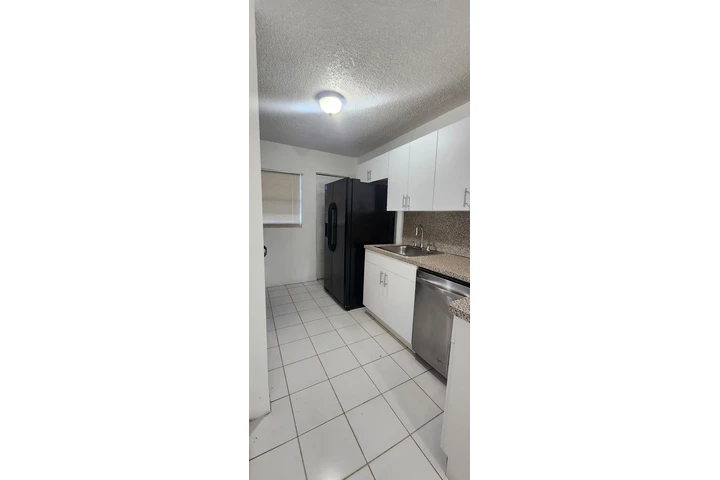 $2150 : kendall for Rent image 4