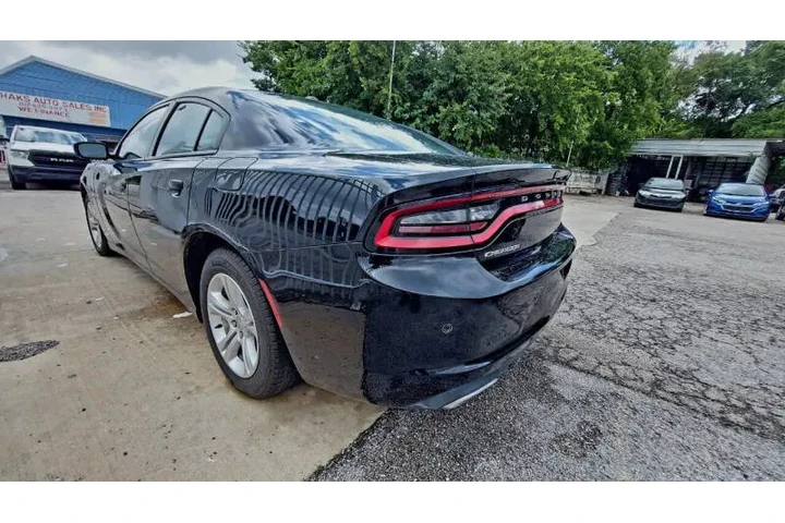 $13990 : 2015 Charger SE image 9