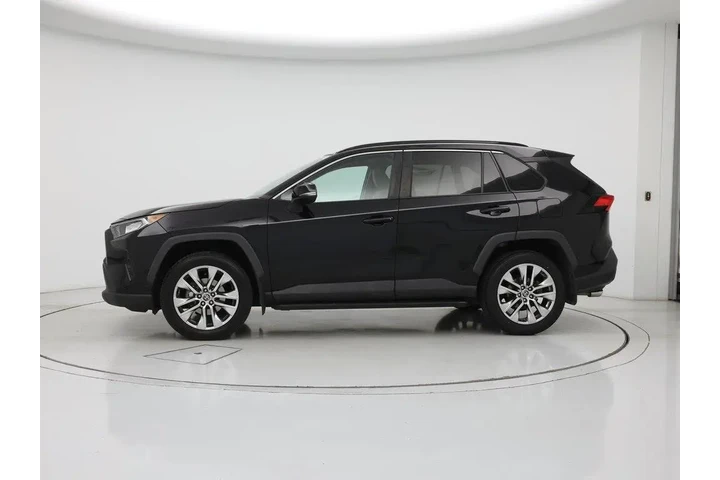 $27998 : Toyota RAV4 2021 XLE Premium image 3