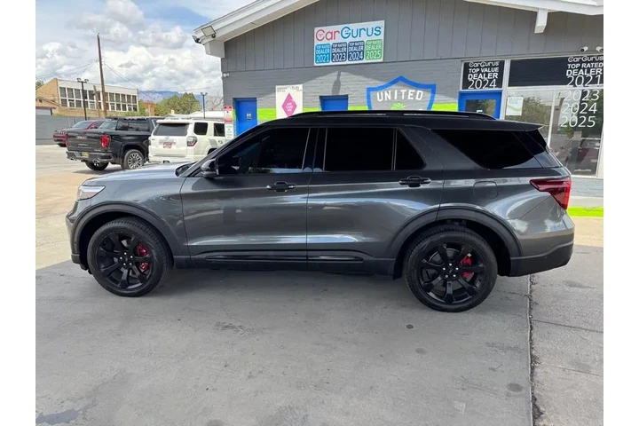 2020 Explorer ST AWD image 8