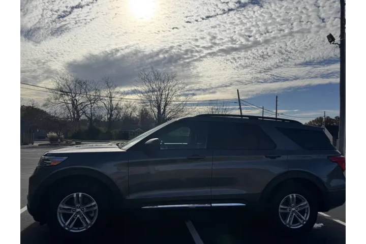 $18999 : 2022 Explorer XLT image 6