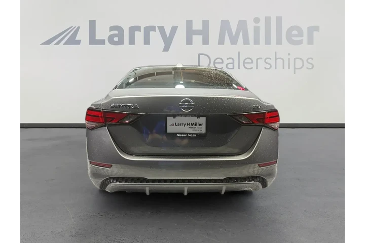 Nissan Sentra 2020 SV 4dr Se image 4