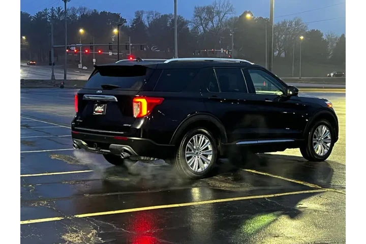 $25450 : 2021 Explorer Limited image 3
