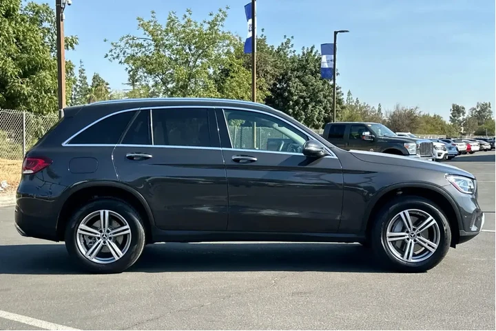 $24000 : Mercedes-Benz GLC 2022 GLC 3 image 9