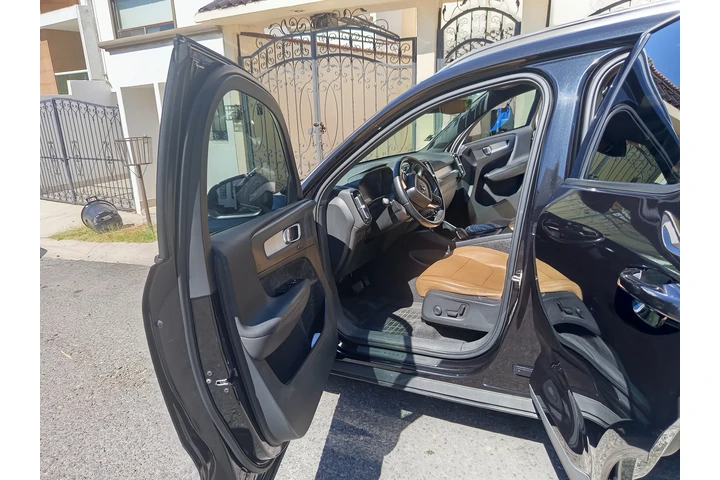 $70000 : Volvo XC40 Momentum T5, 4cilin image 3