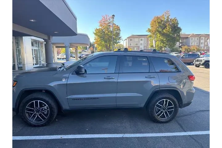$27000 : Jeep Grand Cherokee 2020 4x4 image 3