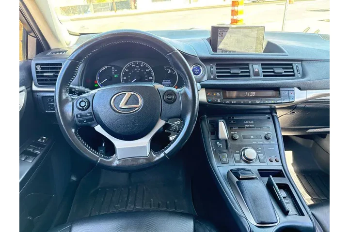 $14995 : 2017 CT 200h image 7