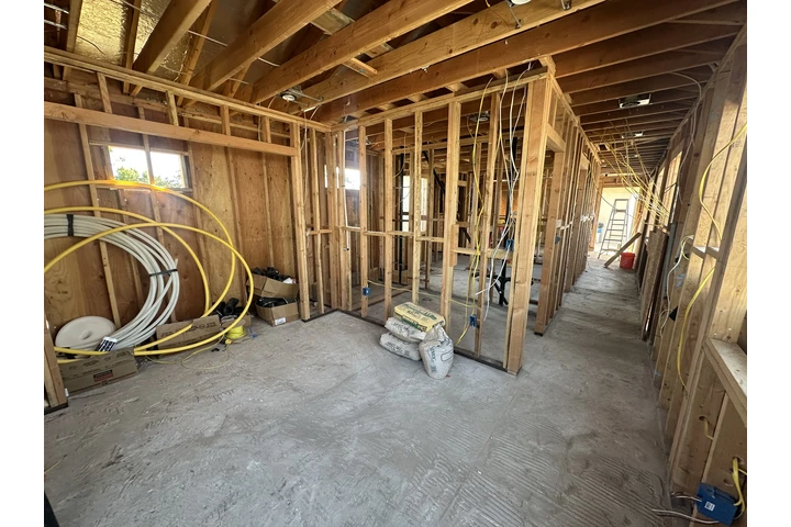 ADUFlores Desing and construcc image 2