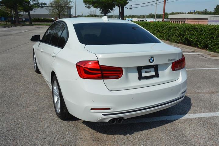 2016 BMW 3 Series 328i image 9