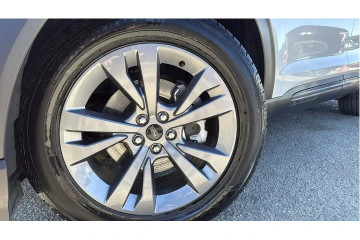 $29220 : Ford Explorer 2023 XLT 4dr S image 5