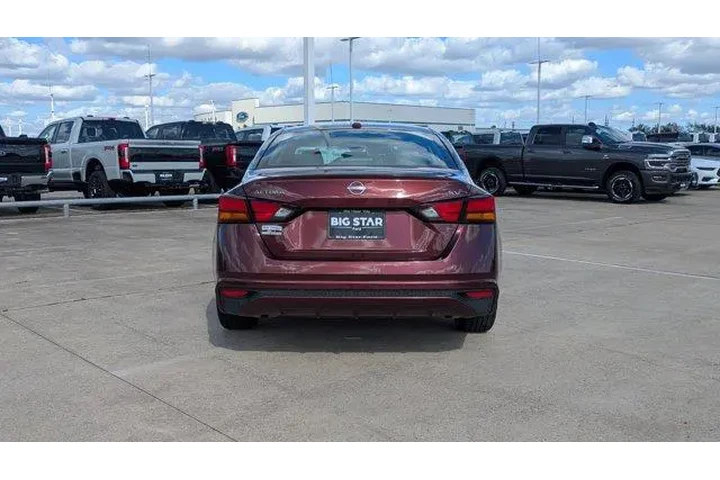 $20495 : Nissan Altima 2023 2.5 SV 4d image 4