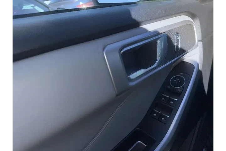 $25353 : Ford Explorer 2022 XLT 4dr S image 7