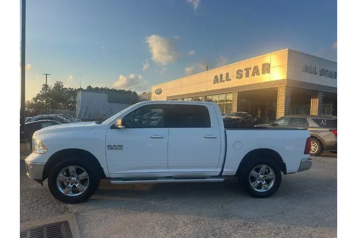 $15790 : Ram 1500 2017 4x2 SLT 4dr Cr image 8
