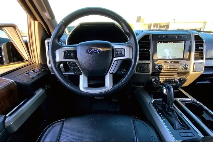 $29743 : Ford F-150 2018 4x4 Lariat 4 image 5