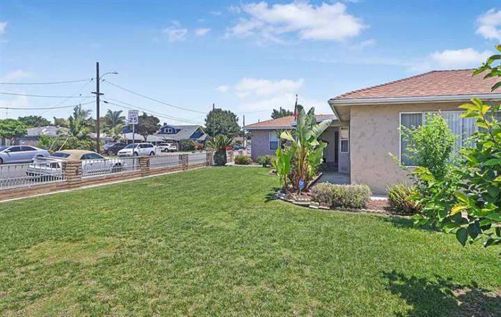 $1990 : House for rent in Bellflower image 1