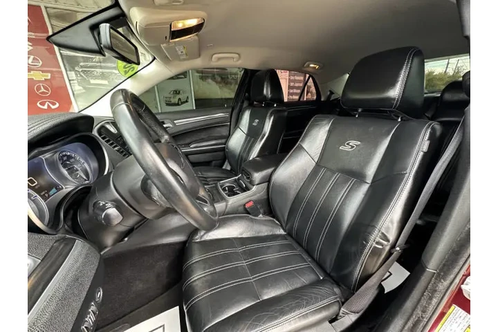 $17999 : 2018 300 Touring image 10