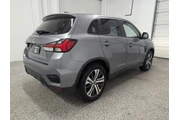 $21997 : Mitsubishi Outlander Sport 2 thumbnail