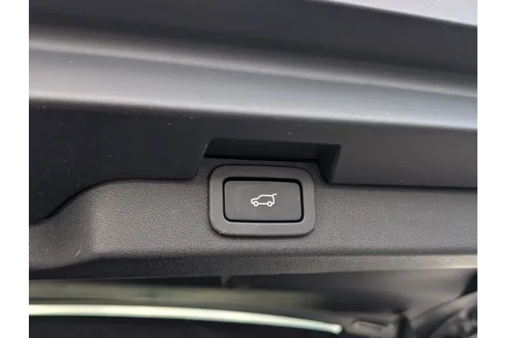 $22997 : Land Rover Discovery 2020 AW image 10