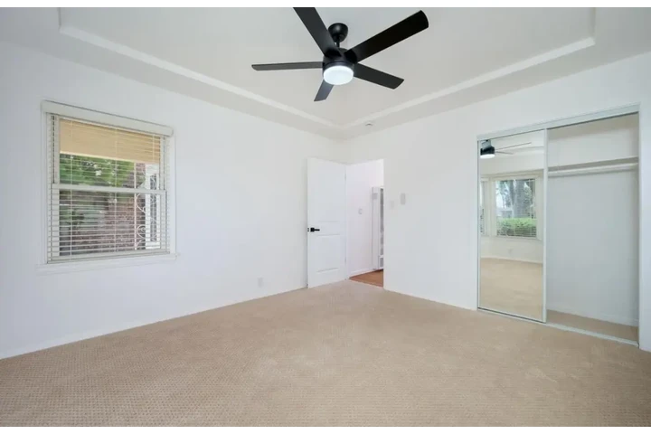 $1945 : 2 BEDROOM HOME IN LOS ANGELES image 7