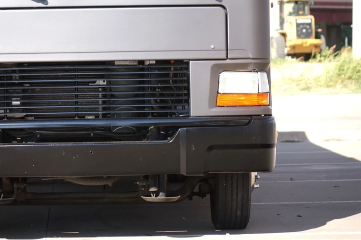 $14695 : 2000 Fleetwood Bounder image 9