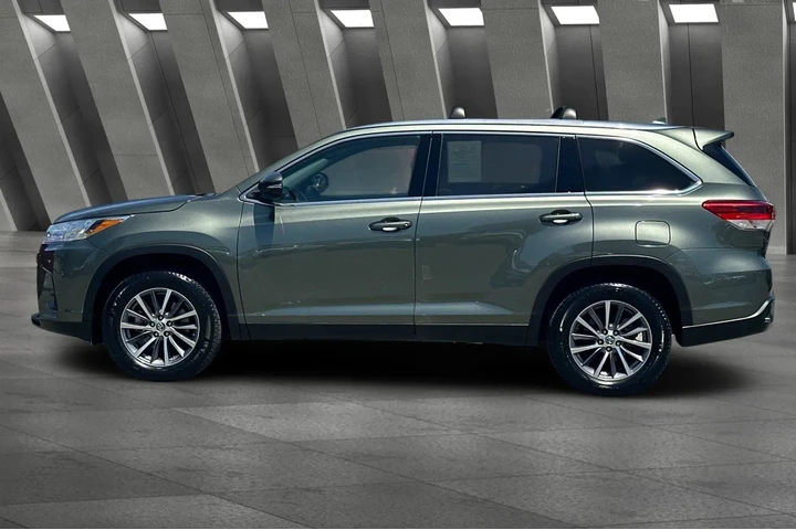 $28500 : Toyota Highlander 2019 XLE 4 image 8