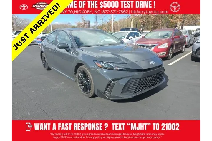 $29078 : Toyota Camry 2025 SE 4dr Sed image 1