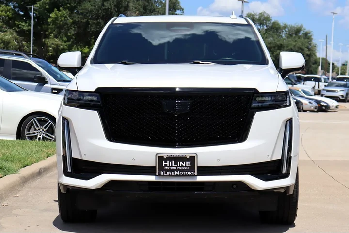$55550 : 2021 Escalade Sport image 4