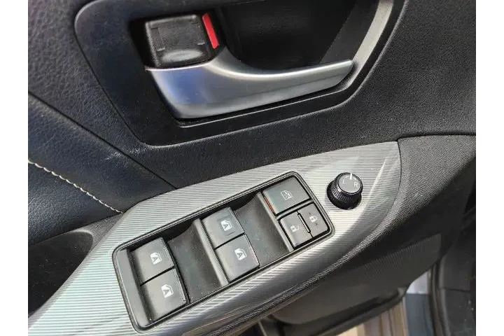 $19085 : Toyota Sienna 2017 SE 8-Pass image 6