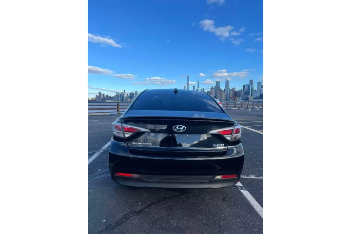 $9995 : 2016 HYUNDAI SONATA HYBRID LI image 8