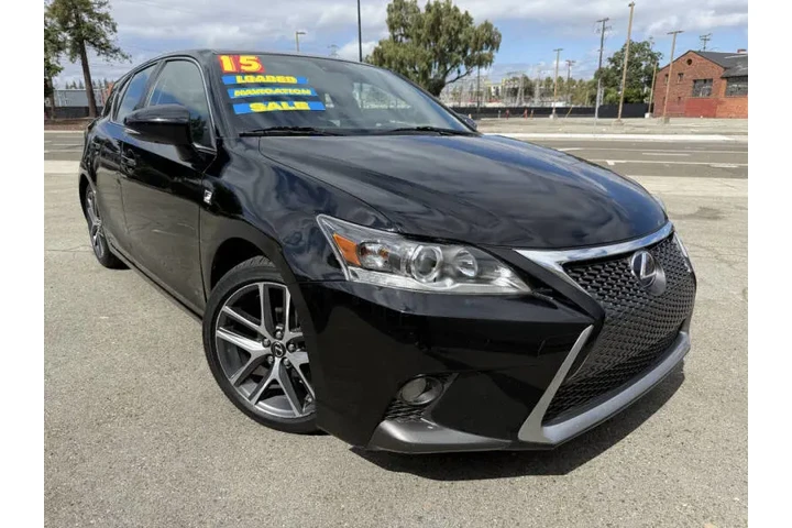 2015 CT 200h image 2