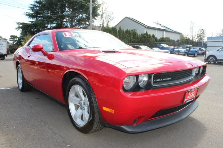 $13995 : 2013 Challenger 2dr Cpe SXT image 8