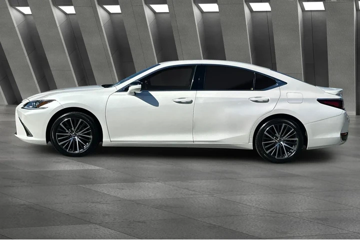 $30500 : Lexus ES 300h 2023 4dr Sedan image 8