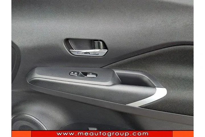 $19705 : Nissan Kicks 2024 SV 4dr Cro image 10