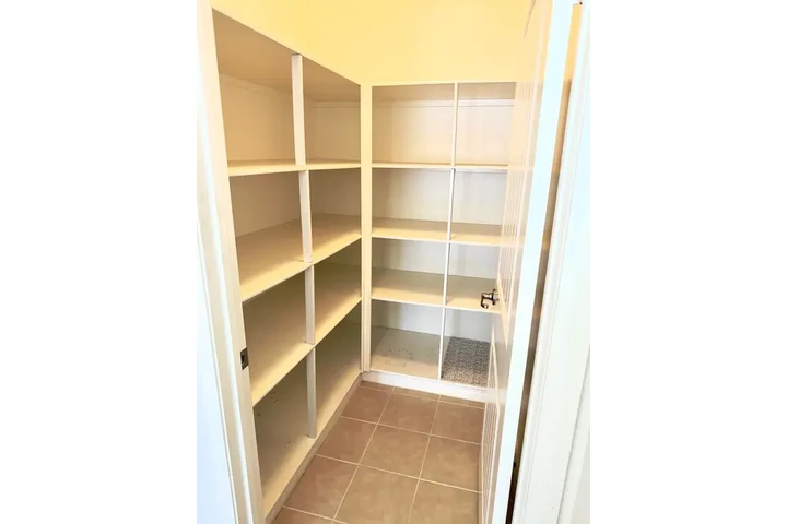 $1200 : Rancho Cucamonga Available image 4