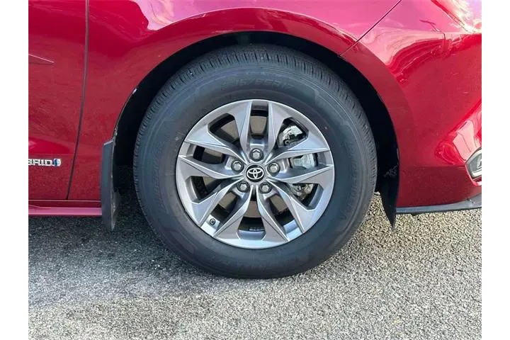 $32959 : Toyota Sienna 2021 LE 8-Pass image 6