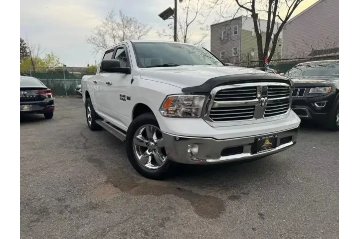 2015 RAM 1500 CREW CAB2015 RA image 4