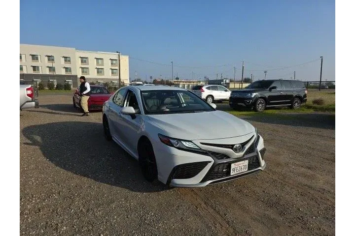 $27400 : Toyota Camry 2023 XSE 4dr Se image 1