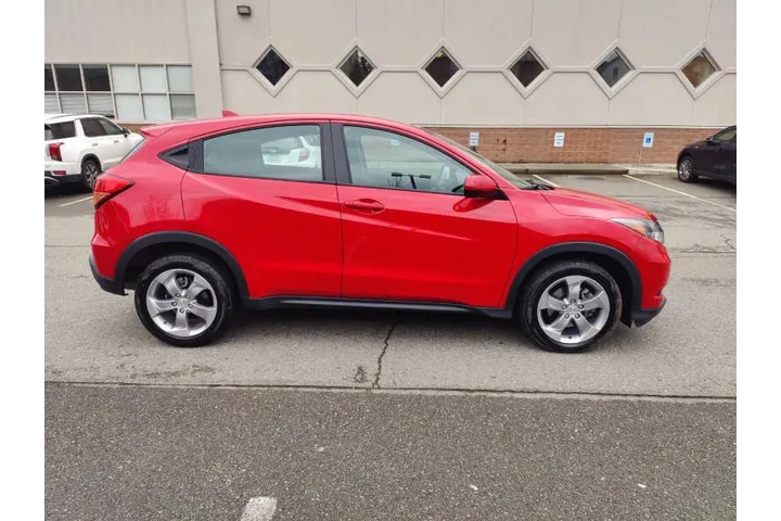 $13900 : 2018 HR-V LX image 10