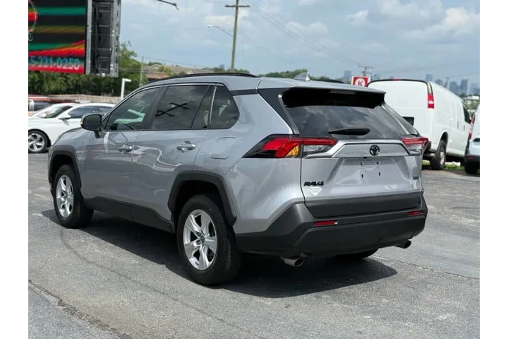 $20995 : 2021 RAV4 XLE image 10