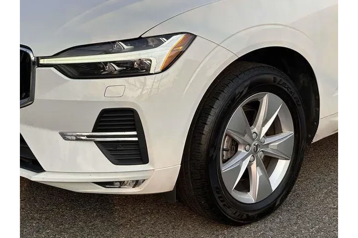 $19993 : Volvo XC60 2022 AWD B5 Momen image 7