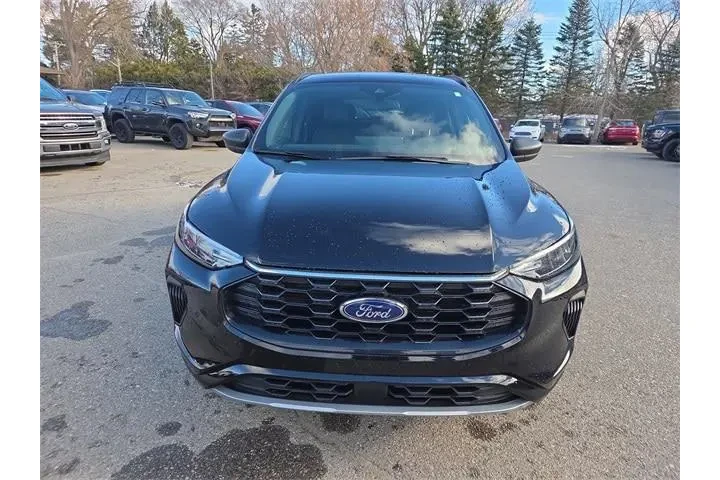 $24910 : Ford Escape 2024 AWD ST-Line image 2