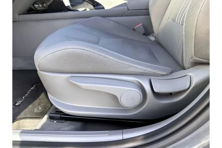 $18888 : Hyundai ELANTRA 2023 SEL 4dr image 10