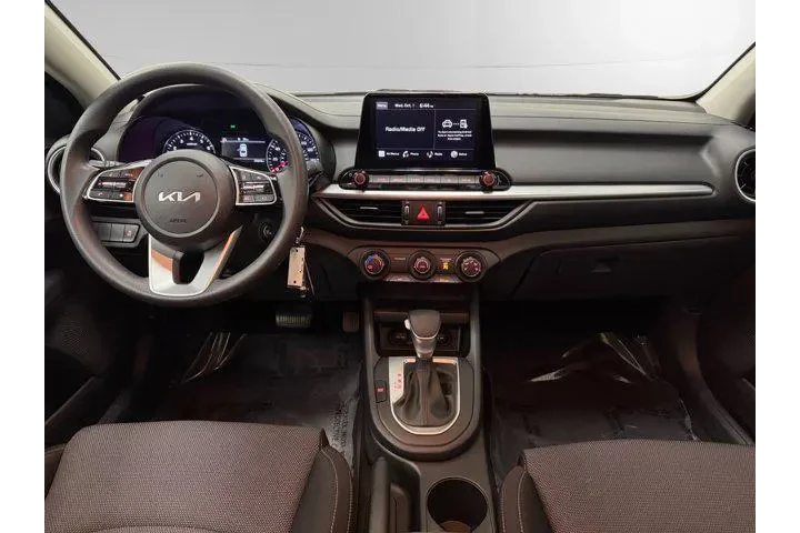 $16288 : Kia Forte 2023 LXS 4dr Sedan image 10