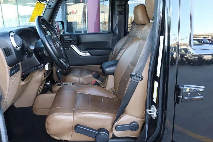 $19979 : 2012 Wrangler Unlimited 4WD 4 image 7