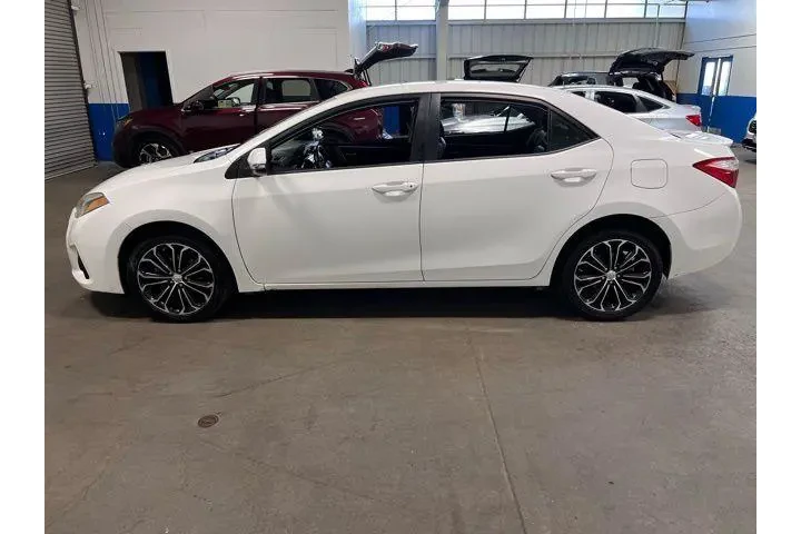 $14796 : Toyota Corolla 2015 image 6