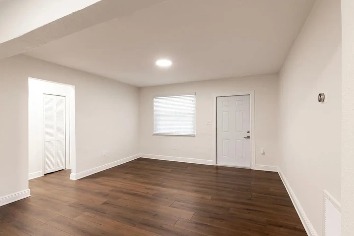 $800 : Encantadora casa unifamiliar ! image 2