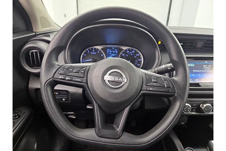 $17998 : Nissan Kicks 2023 S 4dr Cros image 9