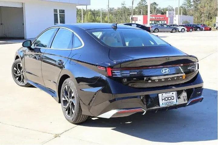 $22198 : Hyundai SONATA 2025 SEL 4dr image 2
