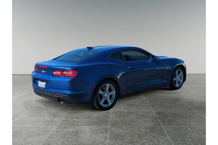 Chevrolet Camaro 2023 LT 2dr image 5