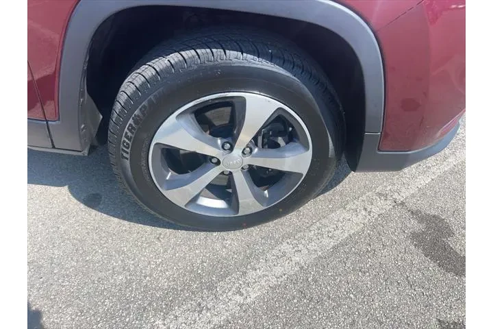 $16155 : Jeep Cherokee 2020 4x4 Limit image 9